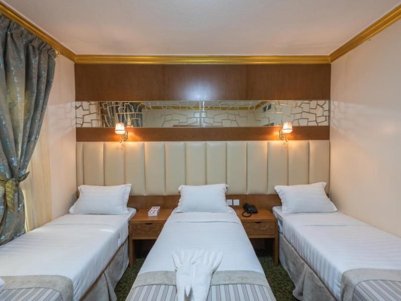 Grand Zowar Triple Room