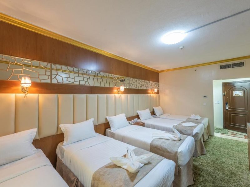 Grand Zowar Hexa Room