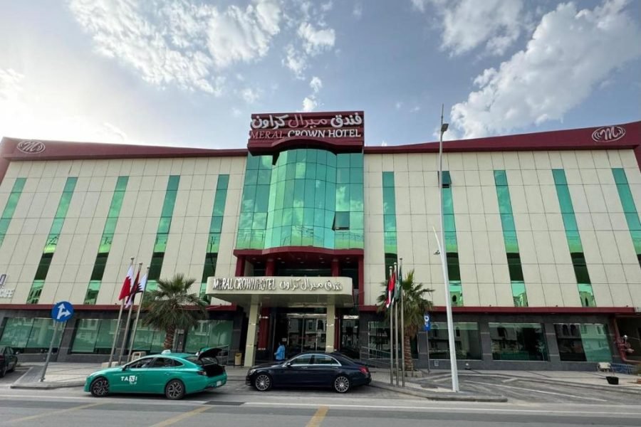 Meral Crown Hotel front